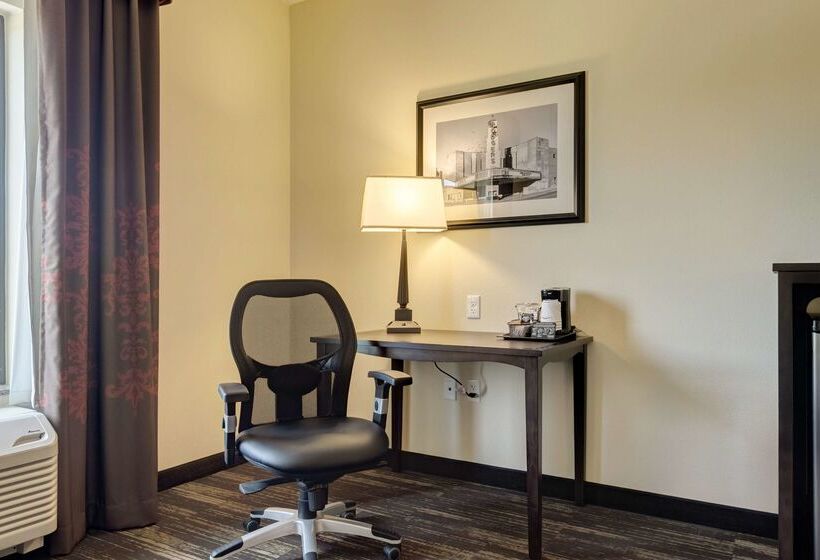 ホテル Hampton Inn Poplar Bluff