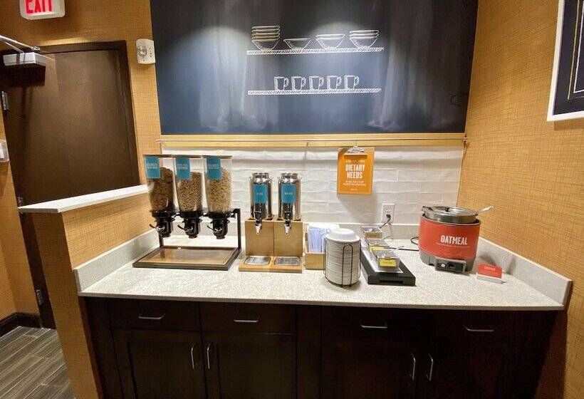 فندق Hampton Inn & Suites Deland
