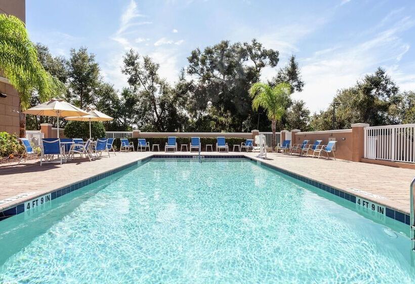 فندق Hampton Inn & Suites Deland