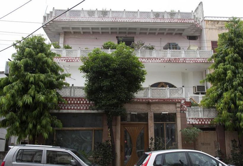 هتل Oyo Rooms Bani Park Shri Ram Marg