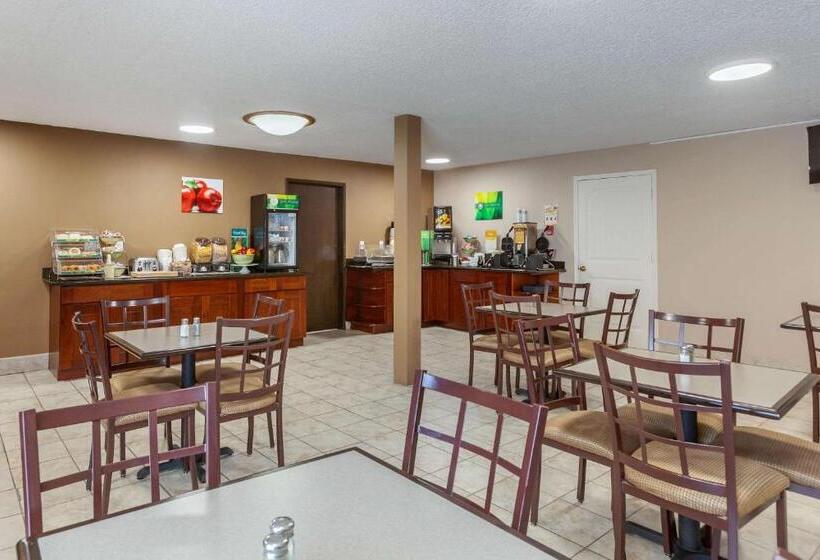 בית מלון כפרי Quality Inn