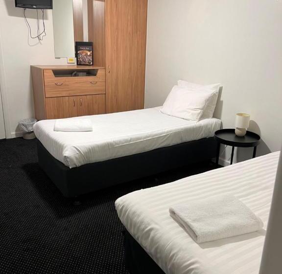 هتل Star Bar Cafe &