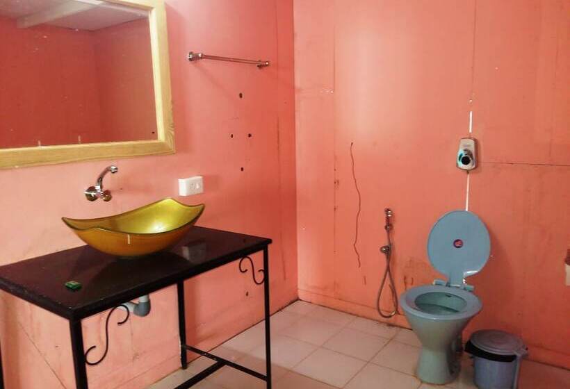 Neptune Point Hill Cottages