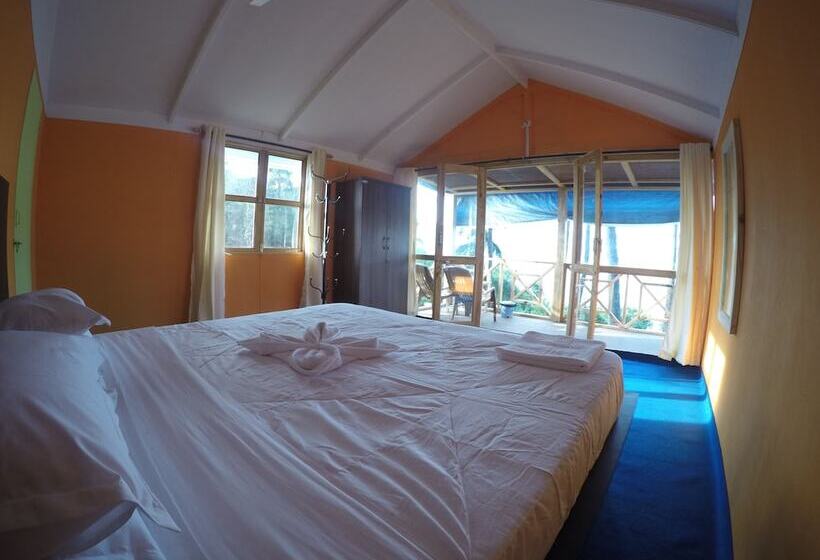 Neptune Point Hill Cottages