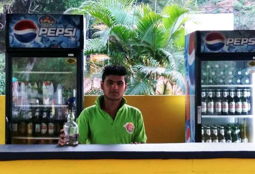 Neptune Point Hill Cottages