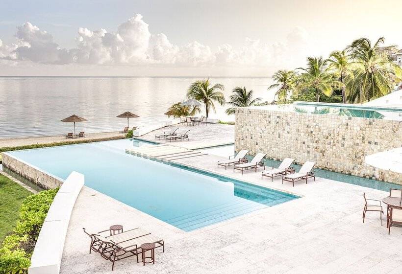 استراحتگاه Las Verandas Hotel & Villas