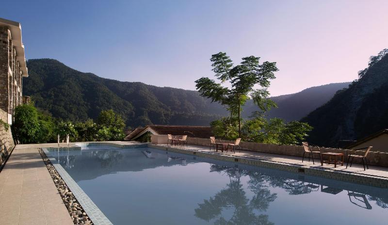 Курорт Sterling Corbett