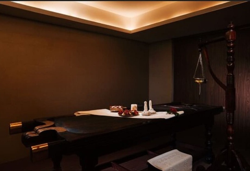 리조트 Sterling Corbett