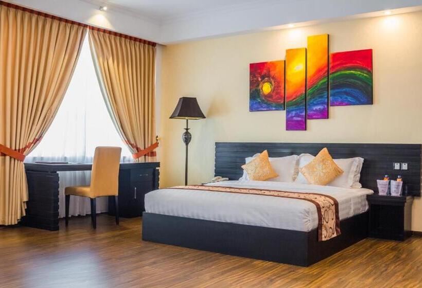 The Covanro Airport Hotel   Katunayake