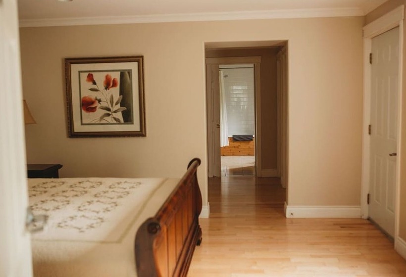 مبيت وإفطار Carriage House Inn Four And A Half Stars