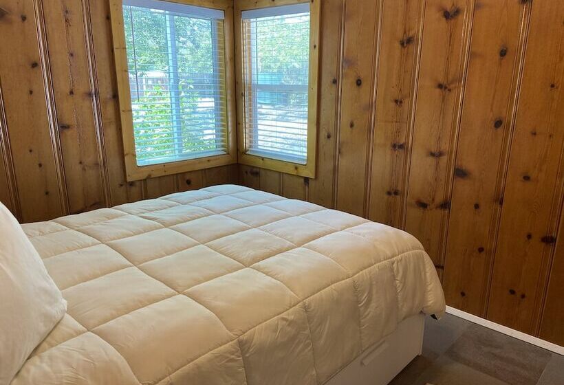 Clearlake Cabins
