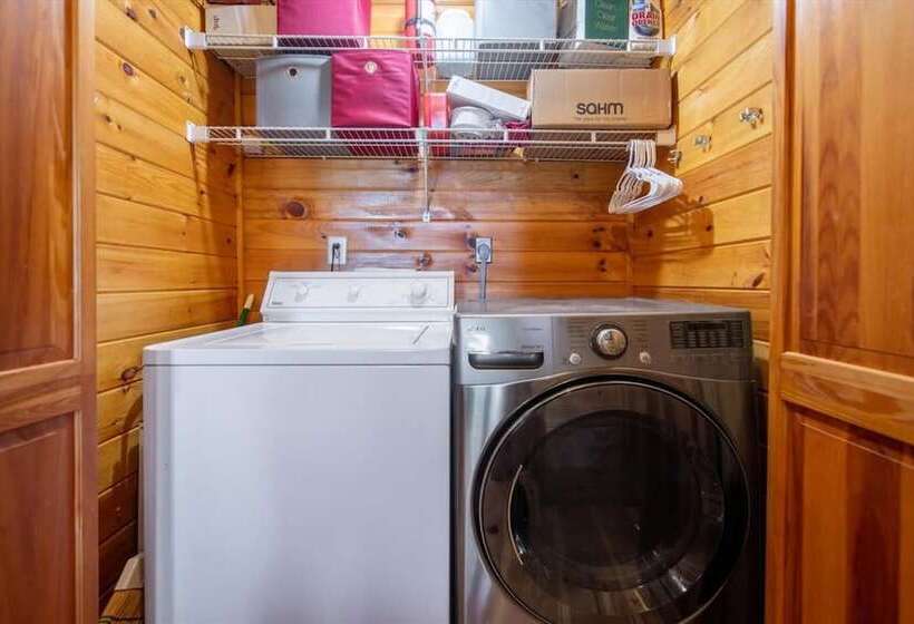 Hilltop Hideaway   Endearing Mountain Cabin With Hot Tub Foosball Pet Friendly