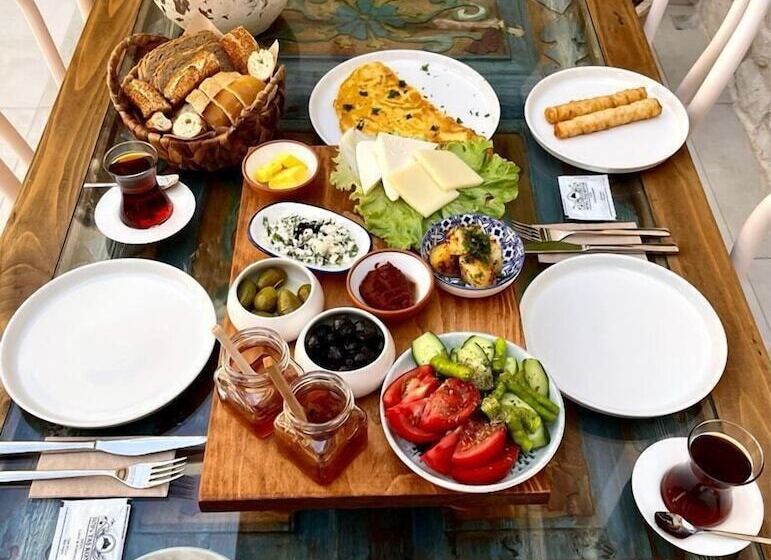 مسافرخانه 1870 Taş Konak Otel   Sanat Sokağı