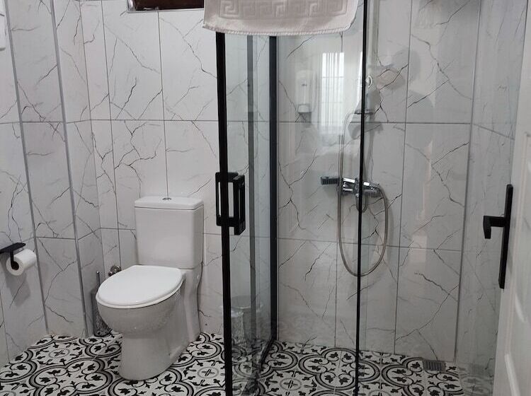 مسافرخانه İmroz Begonvil