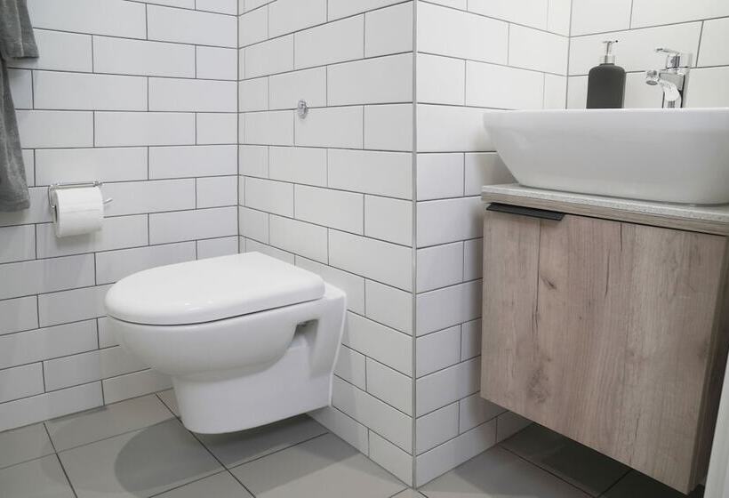 בית מלון כפרי Joivy At Vita London