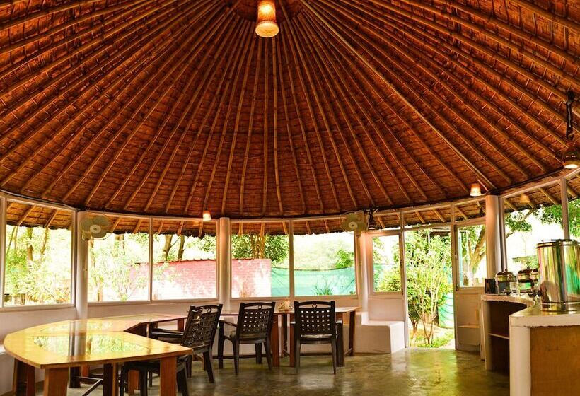 酒店 Corbett Hills Resort