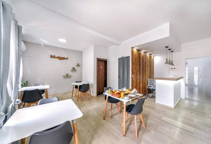 ホテル Ermis Luxury Suites & Apartments