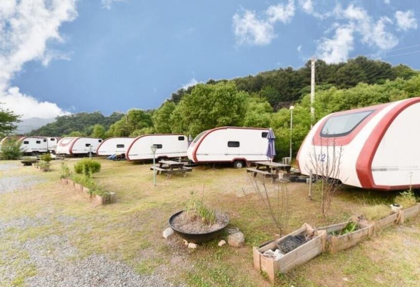 فندق Gapyeong Holiday Caravan Park Pension