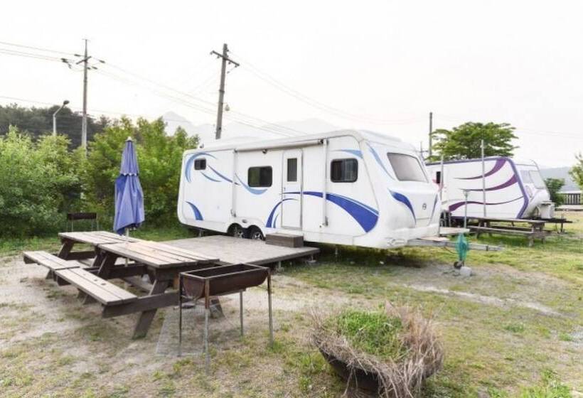 فندق Gapyeong Holiday Caravan Park Pension