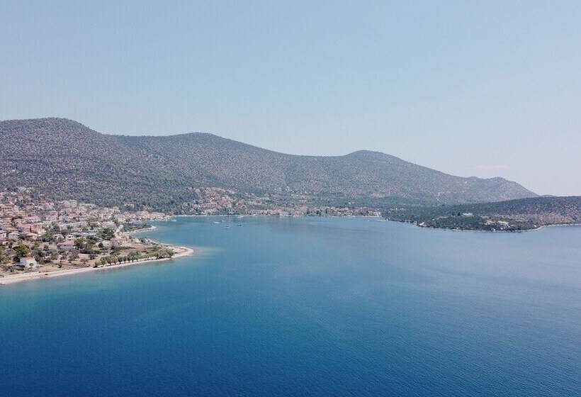 בית מלון כפרי Korfos