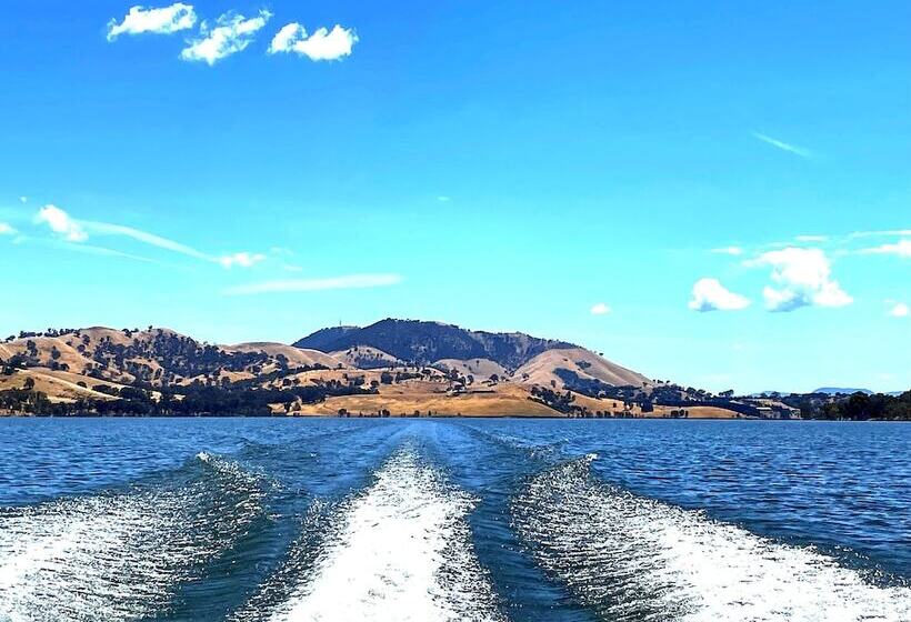 Отель Mansfield Lakeside