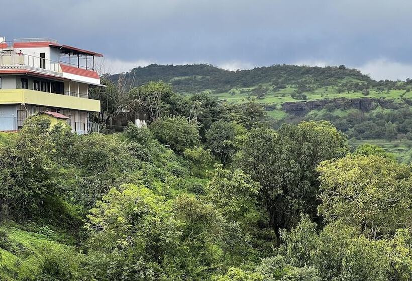 בית מלון כפרי Nature Nest Resort