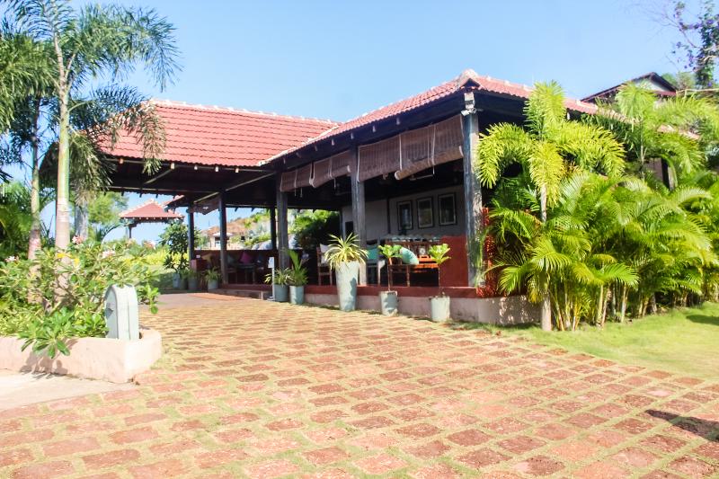 בית מלון כפרי Oxygen Resort Morjim