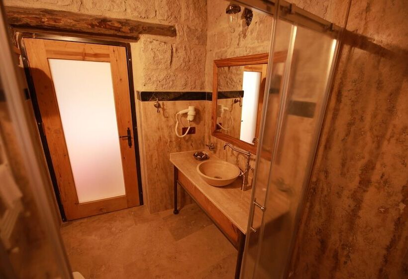 هتل Sarnich Cave Suites