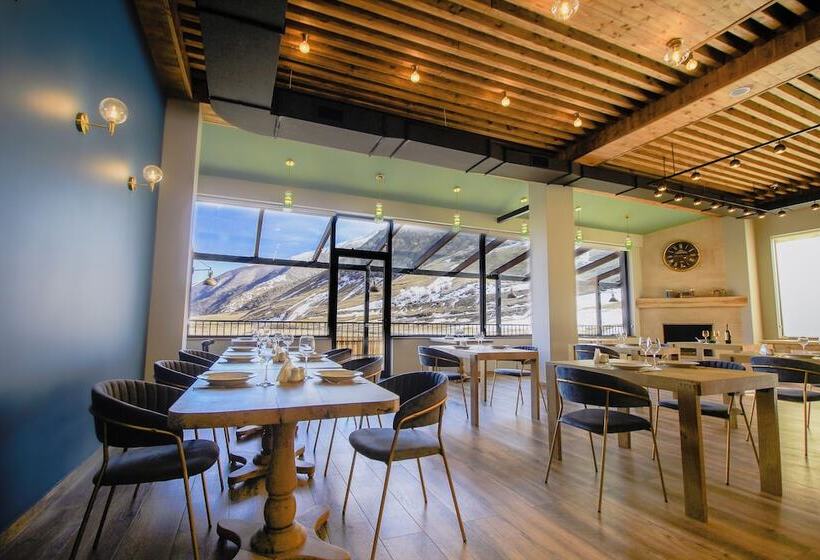 هتل Suatis Resort Kazbegi