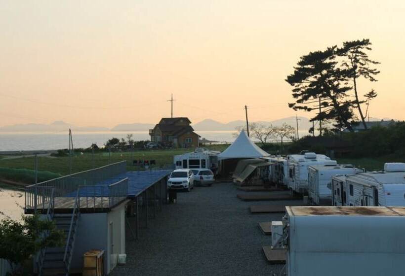 Отель Taean Mom Village Caravan Camping