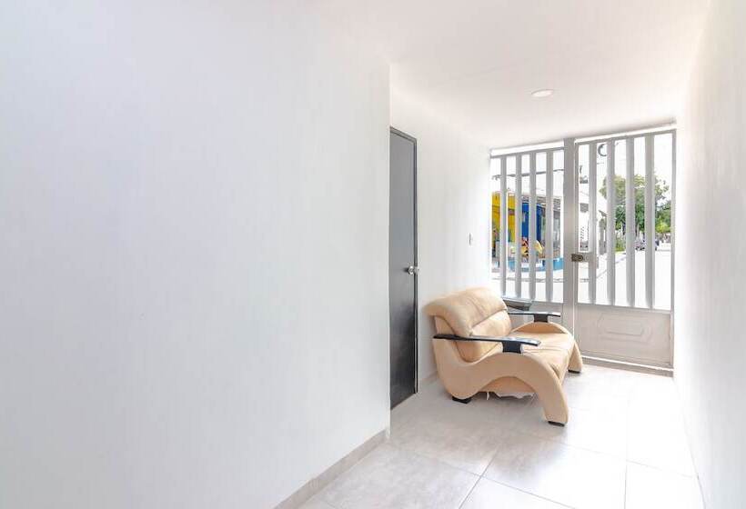 هتل Tranvia Santa Marta