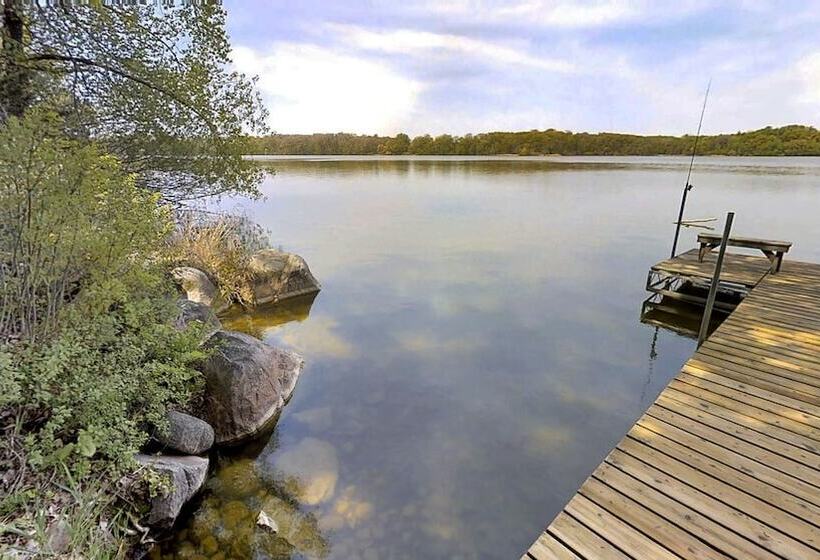 Lakefront Hideaway