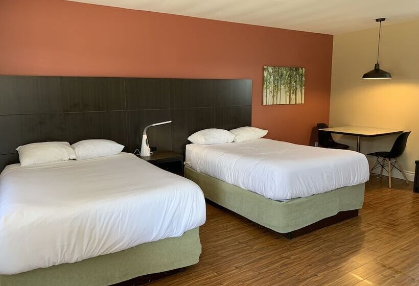 Parlee Beach Motel