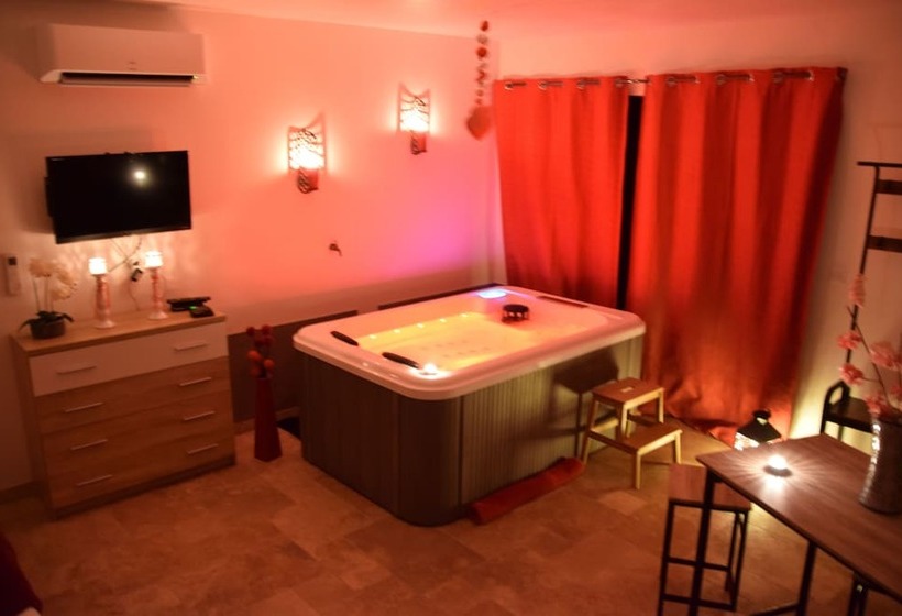 بنسيون Gites Spa De Charme L Etoile Spa