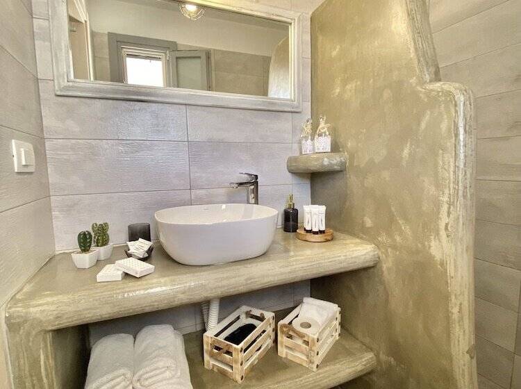 Aeron Suites