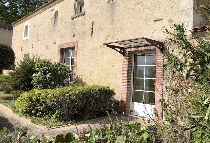ベッドアンドブレックファースト Le Clos De La Court D Aron