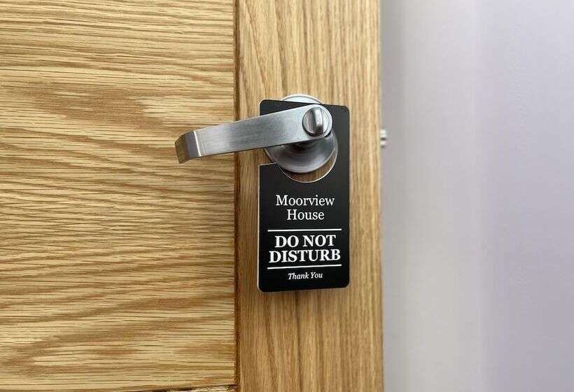 مبيت وإفطار Moorview House
