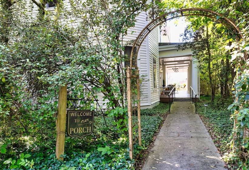 مبيت وإفطار Veranda Historic Inn