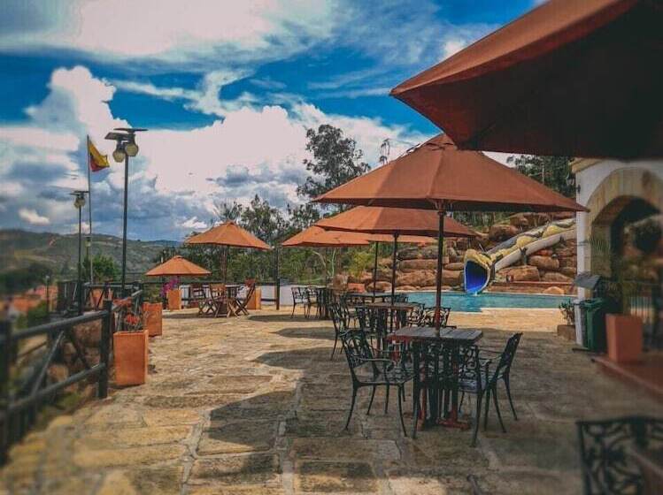 فندق Las Rocas Resort