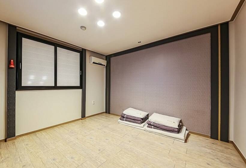 모텔 Gunsan Khan