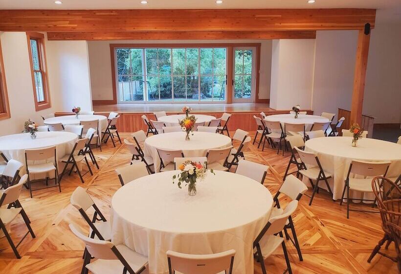 膳宿费 Bush House Inn