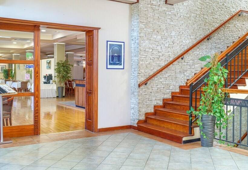 פנסיון Cozy Park View Room With Breakfast Included