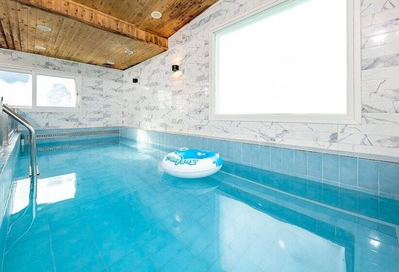 ペンション Namyangju Four Season Pool Villa