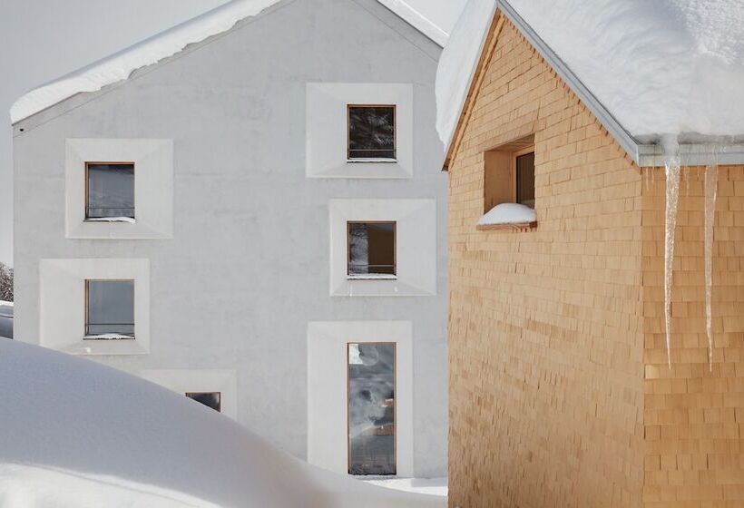 ペンション Pensiun Laresch