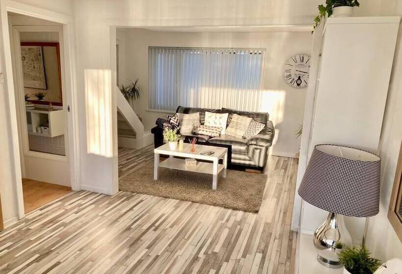 Seaview Cottage On The Island