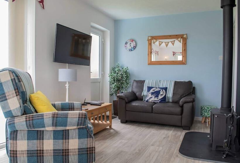 Stunning 3 Bed Cottage In Lowestoft