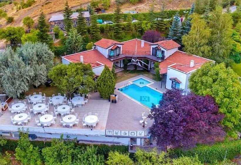 בית מלון כפרי çeli̇k Resort
