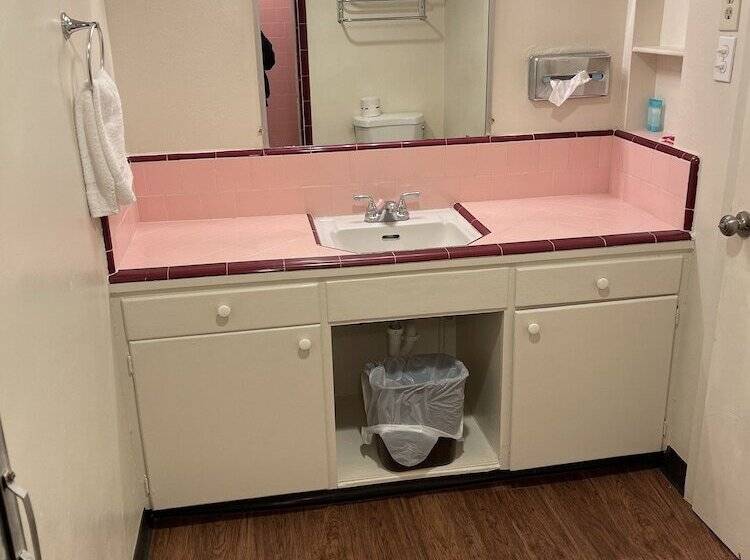 Crystal Motel