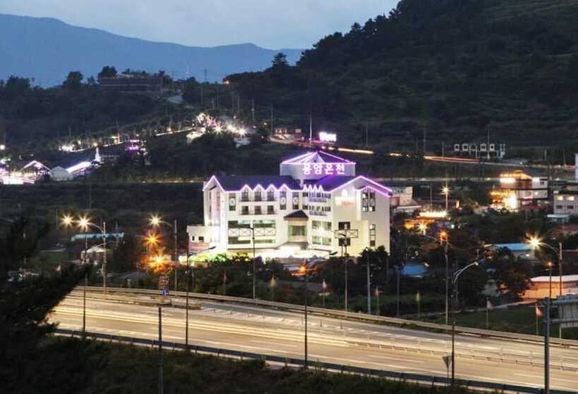 בית מלון כפרי Benikea Cheongdo Yongam Oncheon