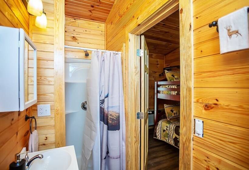 호텔 Bigfoot Lodge Room Three